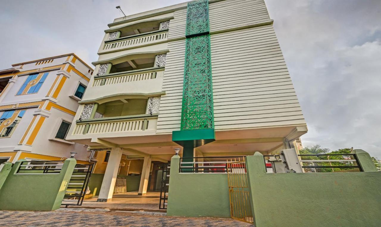 Treebo The Bollywood Hotel Bhubaneswar Exterior foto
