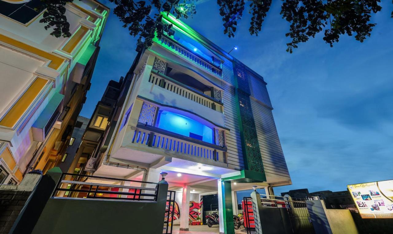 Treebo The Bollywood Hotel Bhubaneswar Exterior foto